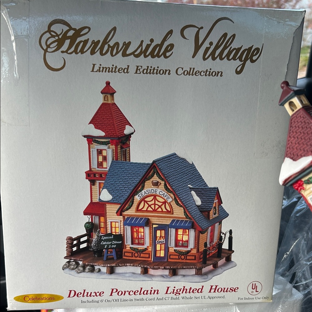 Deluxe Porcelain Lighted House - Red and Blue
